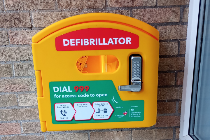 Defibrillator Located at QMC